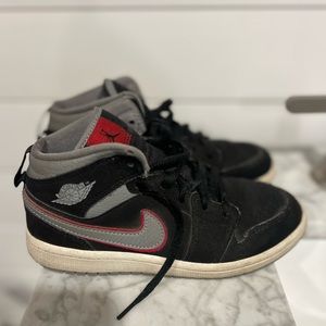 Jordan 1 mid